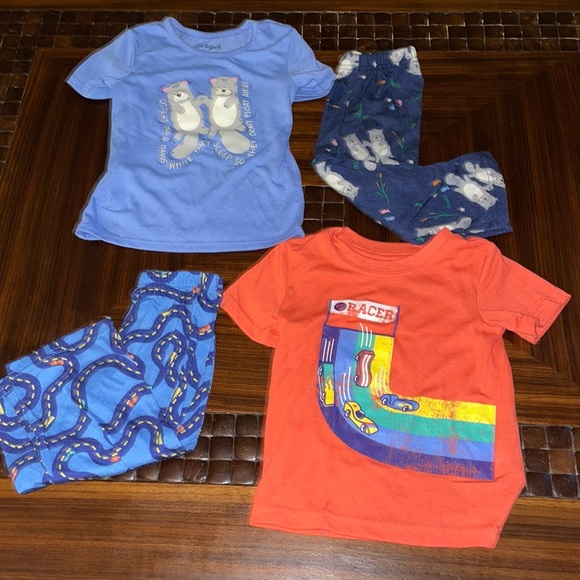 (2) boys pajama sets - Picture 1 of 4